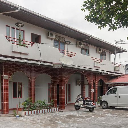 Koolkost Syariah Near Ayani Mega Mall Pontianak Hotel Exterior photo