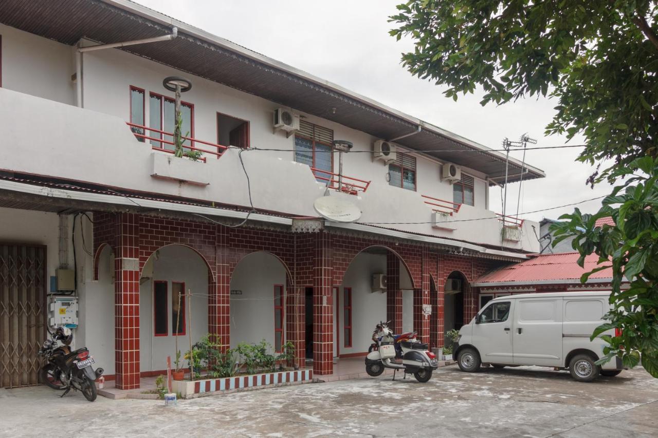 Koolkost Syariah Near Ayani Mega Mall Pontianak Hotel Exterior photo